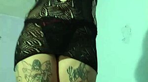 loira casada se masturbando... vizinho colou na net!