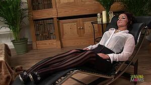 milf strips fast in therapy then begs for deep anal pounding