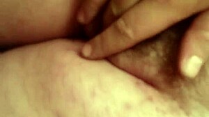 yo amanda that hairy fat pussy looks so juicy when you rub it hard