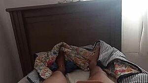 novinho jerks his big cock in the morning thinking of hot stepmom