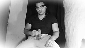 muscular stud jerks 18cm cock on guitar till cumshot