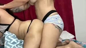 lesbianas ravage juicy chochitos with toys and tongues!