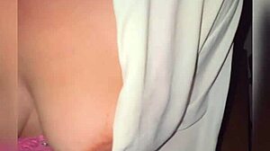 maestra latina con grandes tetas follada por alumno en salon publico