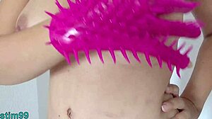 milf stretches pussy glove pump freakily?