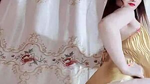 Vietnamese teen 18+ unleashes intense dance moves on Bigo live stream platform