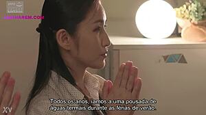 stepmom fucks my friend on family trip legendado!