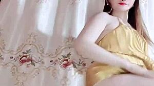 Vietnamese teen 18+ unleashes intense dance moves on Bigo live stream platform