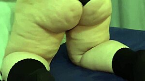 my neighbor's huge ass shakes like crazy