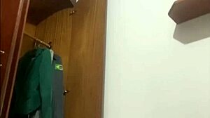 i'm soaking wet and dying to flash my exhibitionist pussy right now