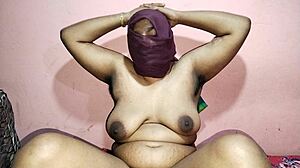 i share bed with stepmom and friend then fuck hard