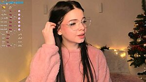 Liza's Petite Big Tits Tease Live on W0wgirls Webcam Chat