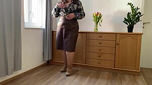 No sex just cum on mother-in-law's fat ass