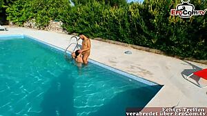 deutsches mädchen am pool auf mallorca gefickt 😈🏖️