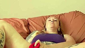 Curvy fatty gaps juicy hairy pussy with huge red dildo dripping wet