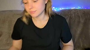 Fat Latina Model Fingers Her Tight Wet Pussy!