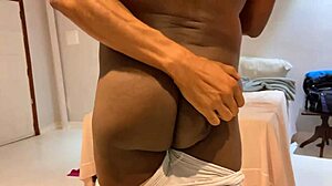 Guardião da piscina vira putinha tarada na sunga tarada leva leitada bent over domination?