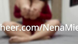 mi juguete rosa me hace gemir y acabar en aceite