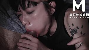 Tattooed beauty yue ke lan rides cowgirl in sexy cosplay!