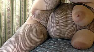 watch this fat guy bareback my hairy wife for creampie pregnancy