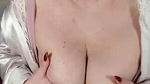 Sexy Chubby Stepmom Masturbates Like Hot Mature Bitch