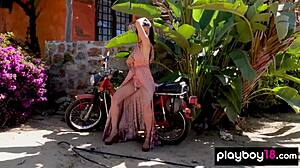 All-Natural Asian Babe Viviane Leigh Strips Big Boobs Outdoor Naked