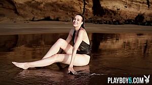 Naked German milf Jasmin teases beach beauty?