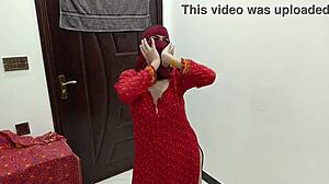 desi pakistani housewife shakes her nude curves wildly!