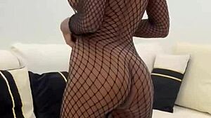 Morenita's juicy pussy and wide-open ass shake crazy