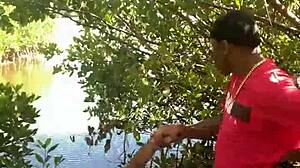 beach quickie with deepthroat and hot cumshot explosion