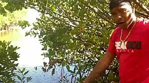 beach quickie with deepthroat and hot cumshot explosion