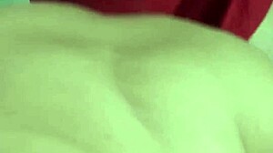 Emirati Wife Takes Big Black Cock in Threesome?