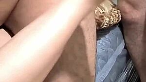 Emirati Wife Takes Big Black Cock in Threesome?