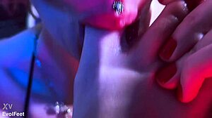 i need a foot sucker to worship my toes right now