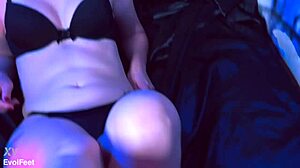 i need a foot sucker to worship my toes right now