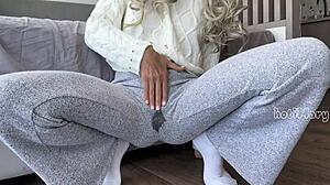 can big ass babe hold back panty squirt massage?