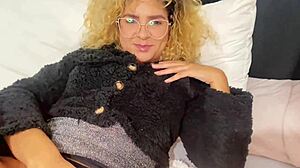 loira gostosa squirts hard masturbating invites me to play