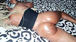 Girlfriend's Yellow Pawpaw Dildo Ride!