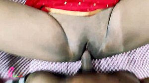 whoa indian desi bhabi in red saree drops hottest milf scenes 😍🔥