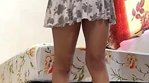 Ninfomana teen lifts miniskirt begs no tell husband!