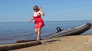 i spot this juicy ass milf beach teasing