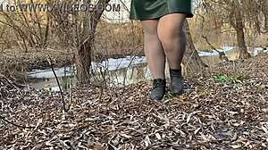 Mature Curvy Milf's Warm Pussy Stream Flows Freely