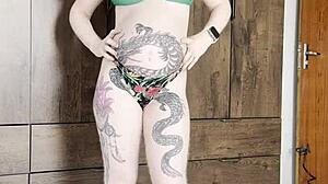 pregnant and horny wanna fist my pierced pussy for you??