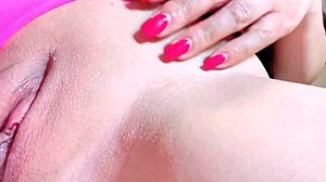 hoy estoy re cachonda y dejo q mi ahijastro me llene el coño d leche rica!