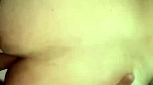 mais uma vez enchendo a gordinha de leite e porra