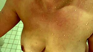 Hot Amateur Wife Loves Golden Shower!