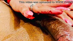 Hot pakistani bhabhi massages desi cock with oil cream explosion?