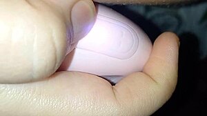 Chubby latina teases her juicy wet big pussy in homemade closeup