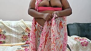 Indian Bhabhi Leaked Webcam Natural Tits Exposure