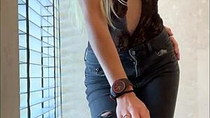 Larajuicy masturbates juicy pussy lips with banana closeup