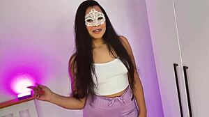 Raissa Conte experiments with tight gym leggings outfit